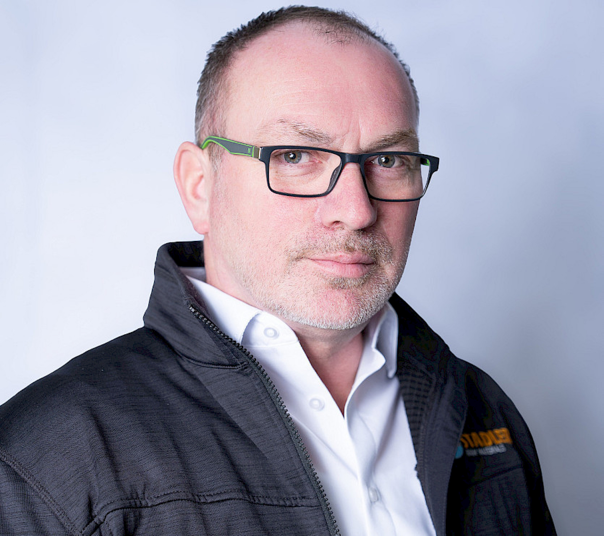 Auf dem Bild ist das Portrait vom Verkehrsleiter / Disposition Björn Dammann zu sehen.